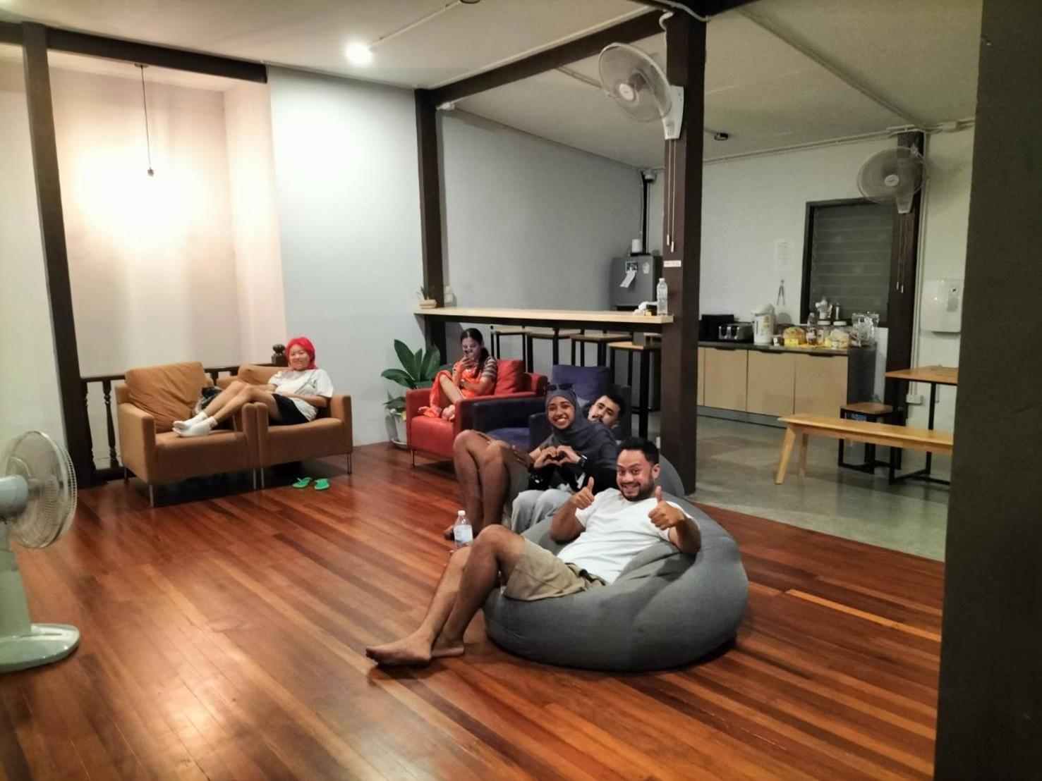 House Ju Hostel Μπανγκόκ Εξωτερικό φωτογραφία