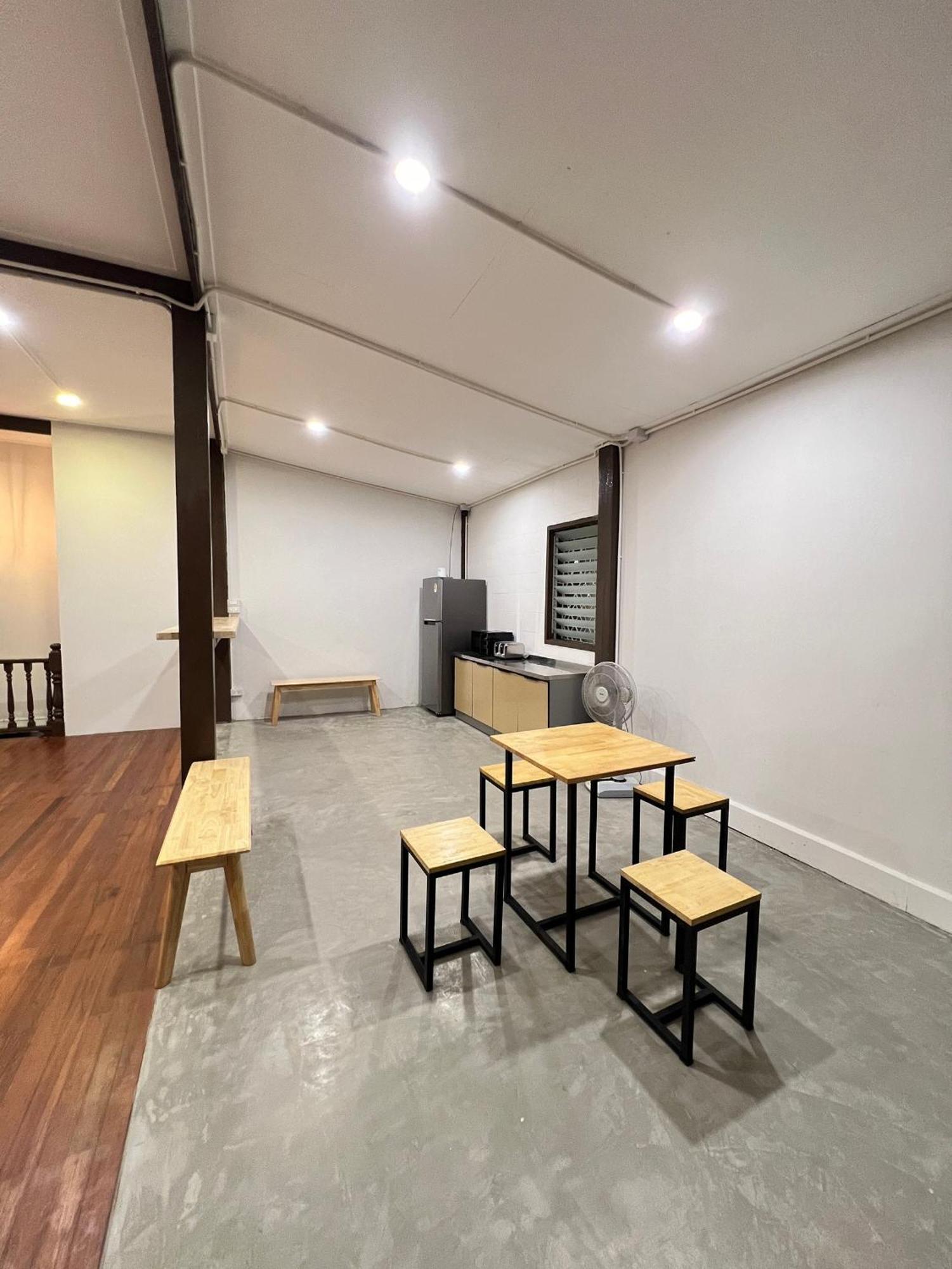 House Ju Hostel Μπανγκόκ Εξωτερικό φωτογραφία