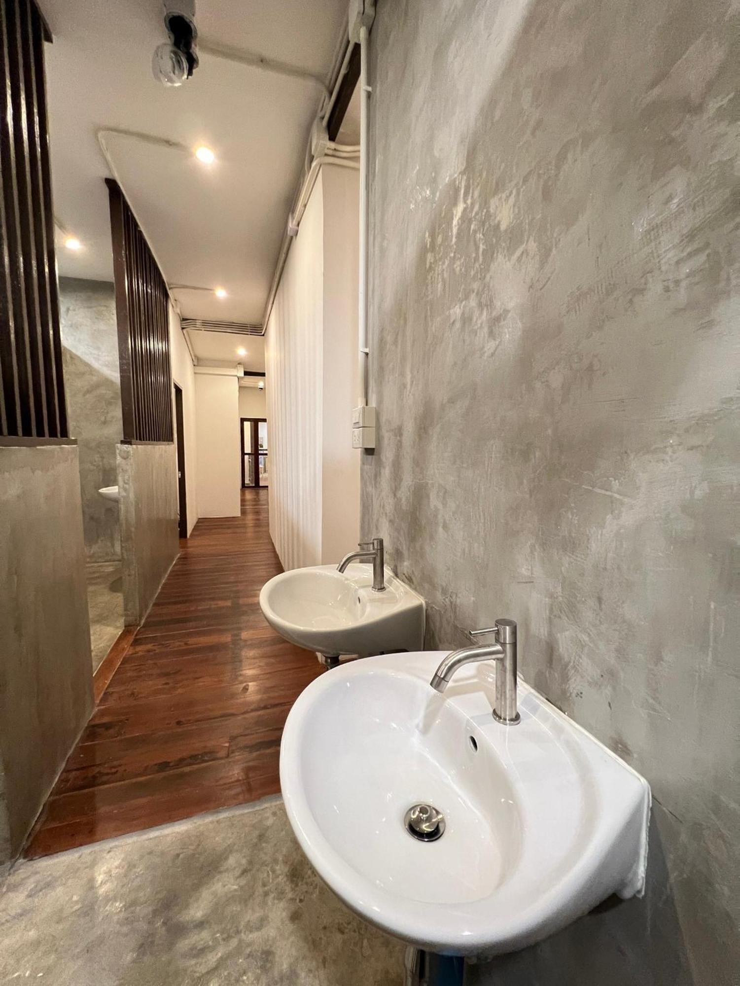 House Ju Hostel Μπανγκόκ Εξωτερικό φωτογραφία