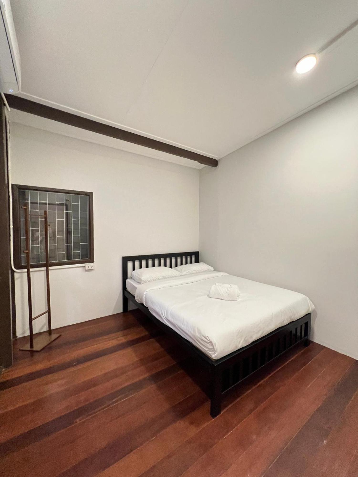 House Ju Hostel Μπανγκόκ Εξωτερικό φωτογραφία